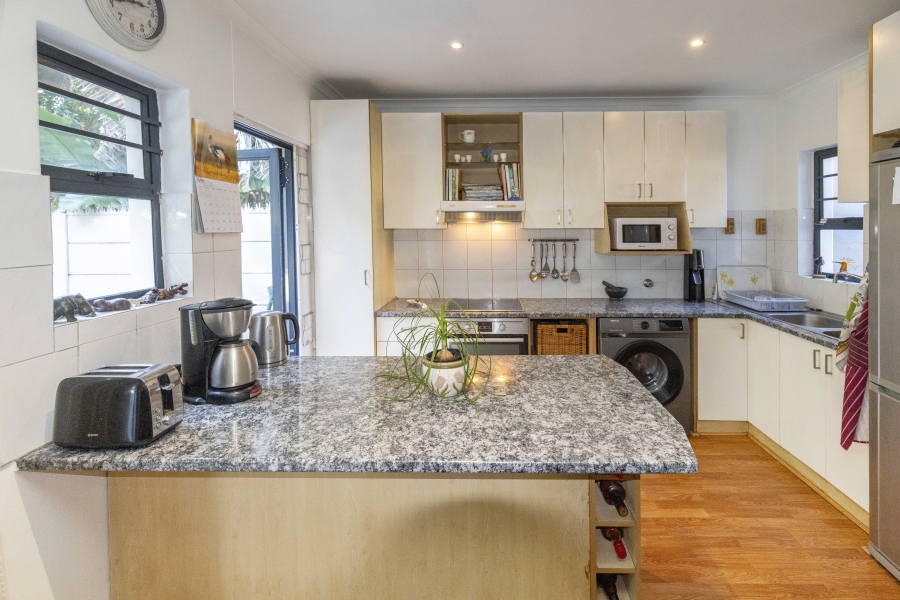 2 Bedroom Property for Sale in Claremont Western Cape